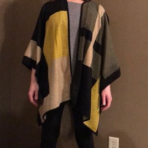 Vince Camuto Geo Jacquard Blanket Poncho